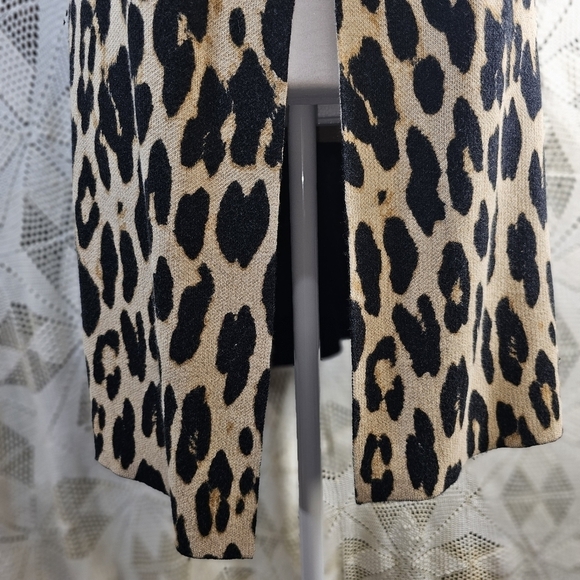 Chico's small (0) Animal print & colorblock reversible Cardigan. Open front. - Picture 10 of 13